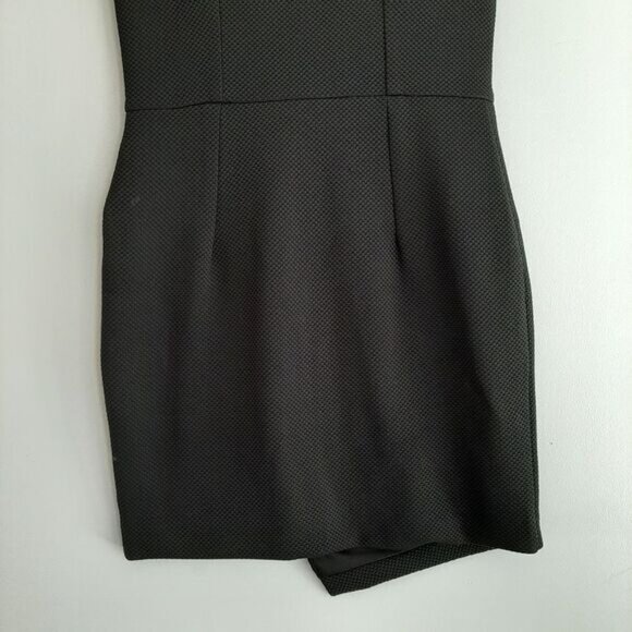 H&M Textural Weave Fabric Crewneck Fitted Mini Dress Black Sz 4 - Picture 10 of 12